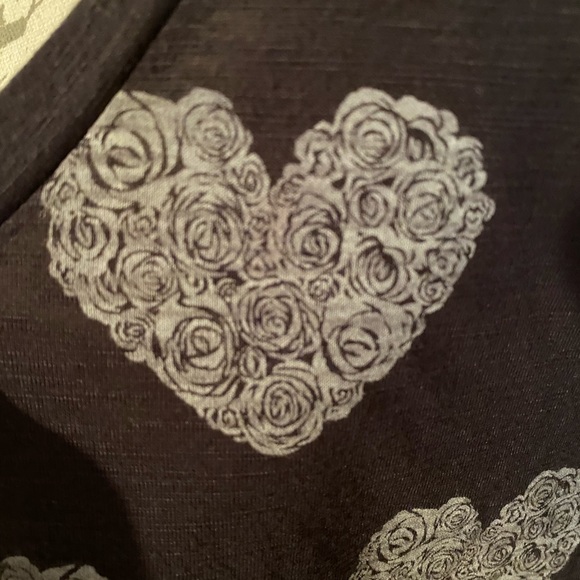 Torrid Rose Hearts Chiffon Inset Tee (size 3) - Picture 5 of 7